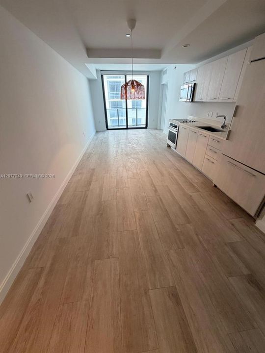For Rent: $3,400 (1 beds, 1 baths, 684 Square Feet)