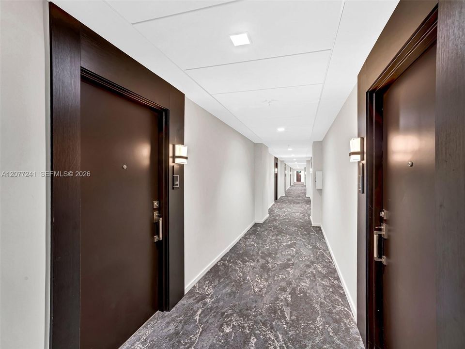 For Rent: $2,500 (1 beds, 1 baths, 1005 Square Feet)