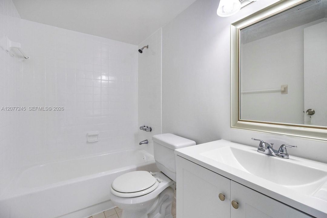 For Rent: $1,895 (1 beds, 1 baths, 900 Square Feet)