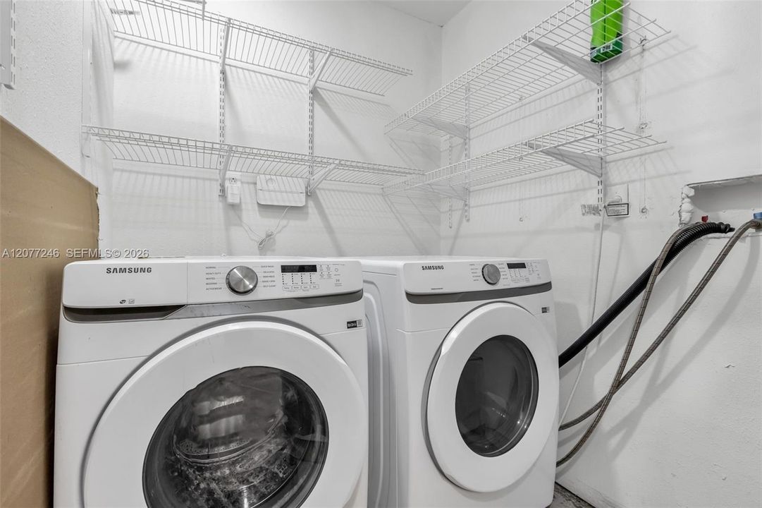 На продажу: $429,900 (3 спален, 2 ванн, 1518 Квадратных фут)
