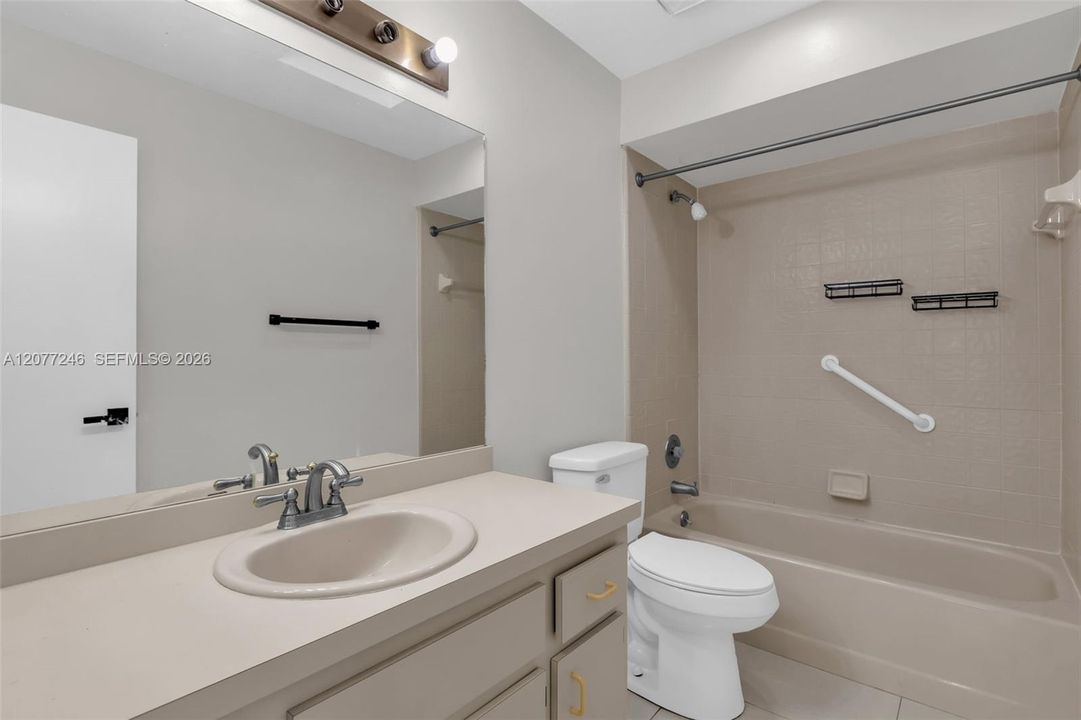На продажу: $429,900 (3 спален, 2 ванн, 1518 Квадратных фут)