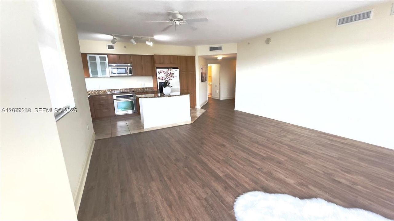 For Rent: $3,000 (2 beds, 2 baths, 1338 Square Feet)
