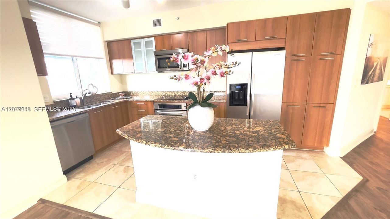 For Rent: $3,000 (2 beds, 2 baths, 1338 Square Feet)