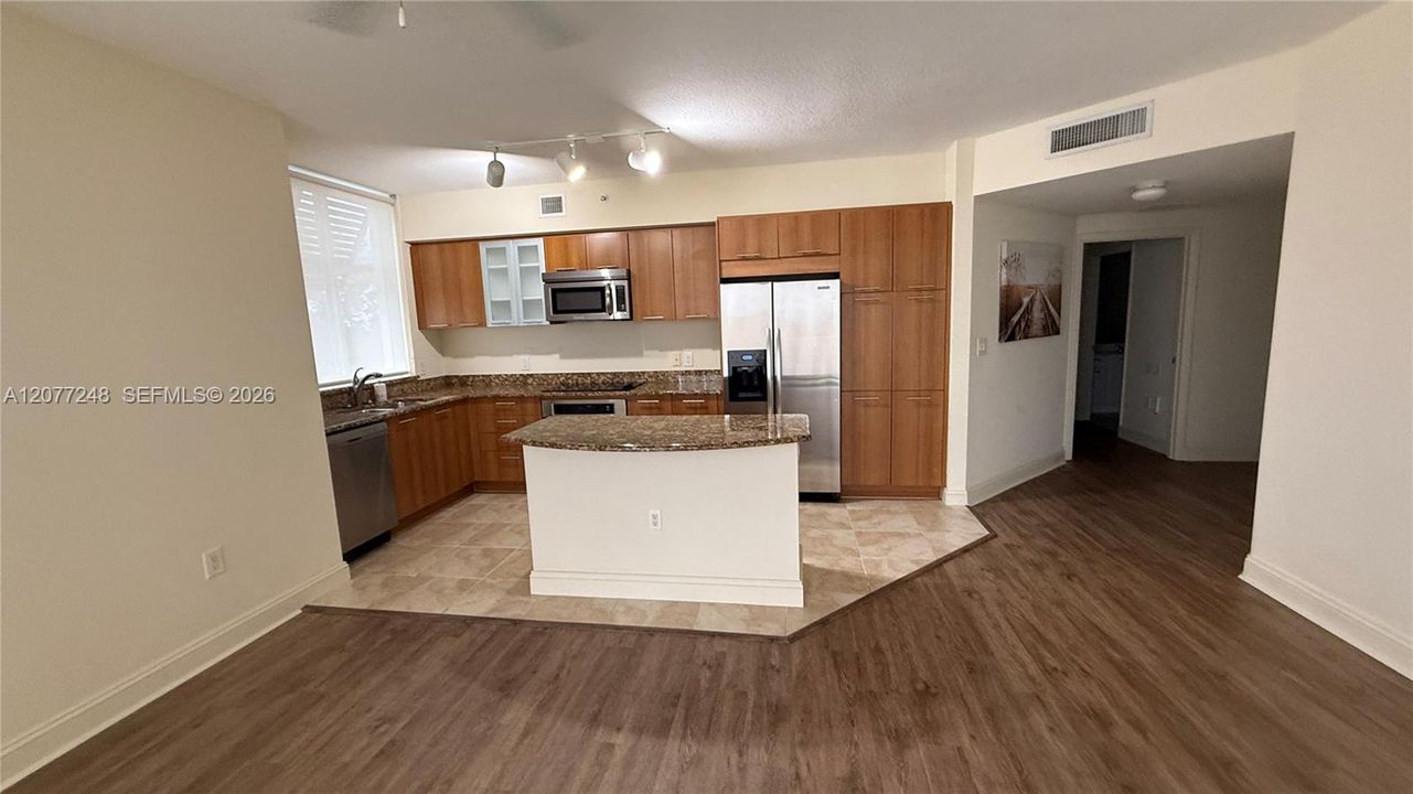 For Rent: $3,000 (2 beds, 2 baths, 1338 Square Feet)