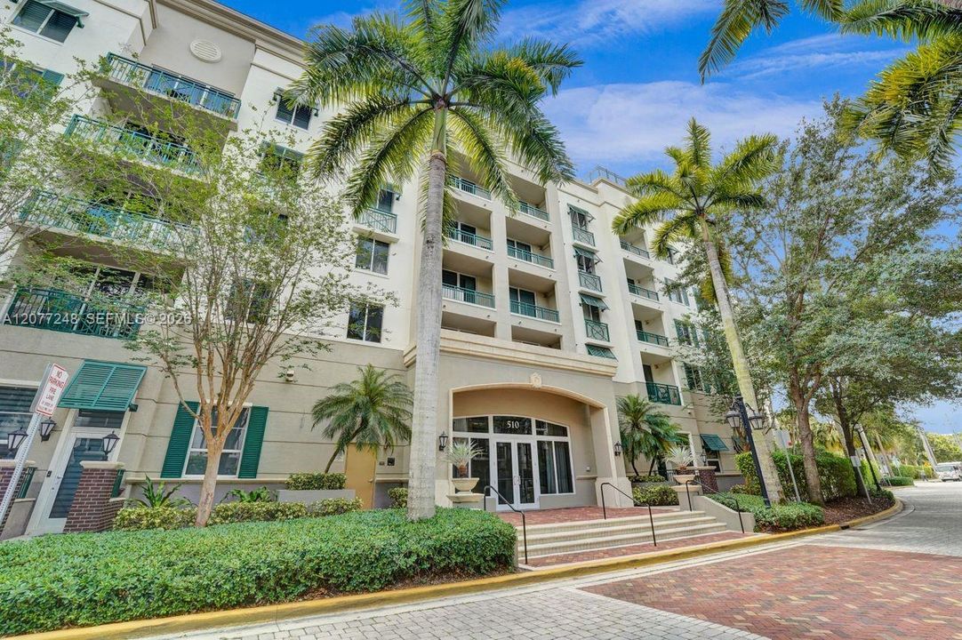 For Rent: $3,000 (2 beds, 2 baths, 1338 Square Feet)