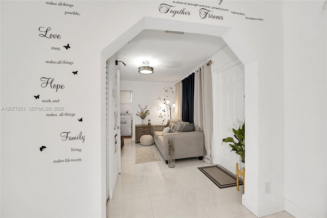 For Rent: $2,500 (2 beds, 2 baths, 886 Square Feet)