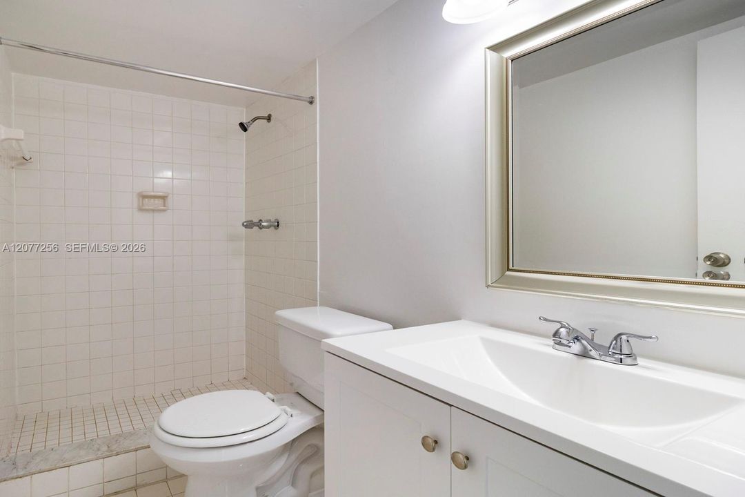 For Rent: $1,895 (1 beds, 1 baths, 900 Square Feet)