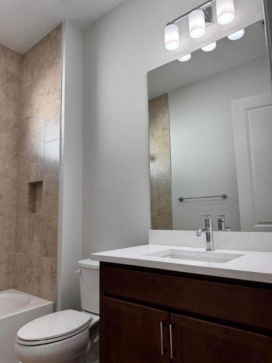 Guest Bath Pic 22