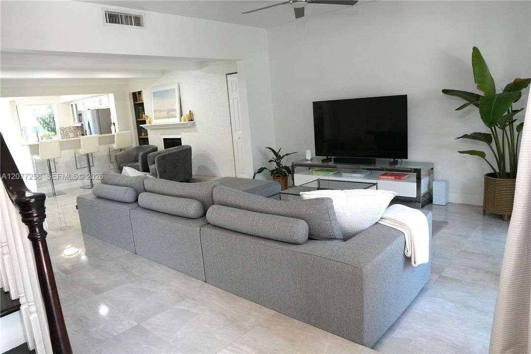En Venta: $529,000 (2 camas, 2 baños, 1807 Pies cuadrados)