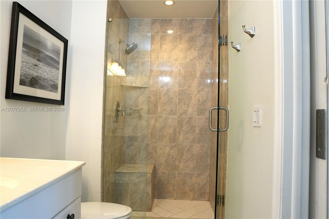 En Venta: $529,000 (2 camas, 2 baños, 1807 Pies cuadrados)