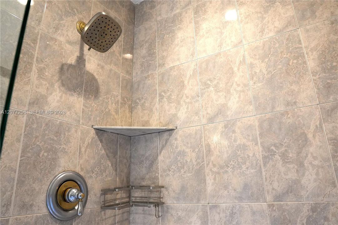 En Venta: $529,000 (2 camas, 2 baños, 1807 Pies cuadrados)