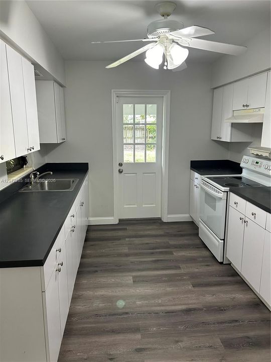 For Rent: $5,900 (3 beds, 2 baths, 1430 Square Feet)