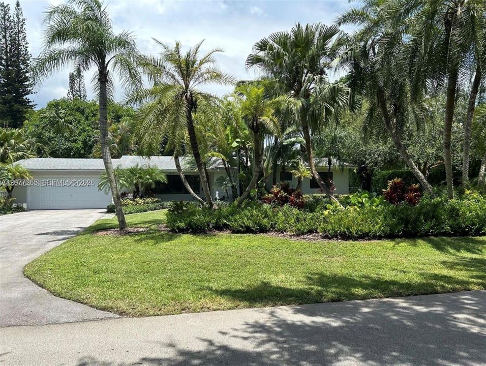 For Rent: $5,900 (3 beds, 2 baths, 1430 Square Feet)