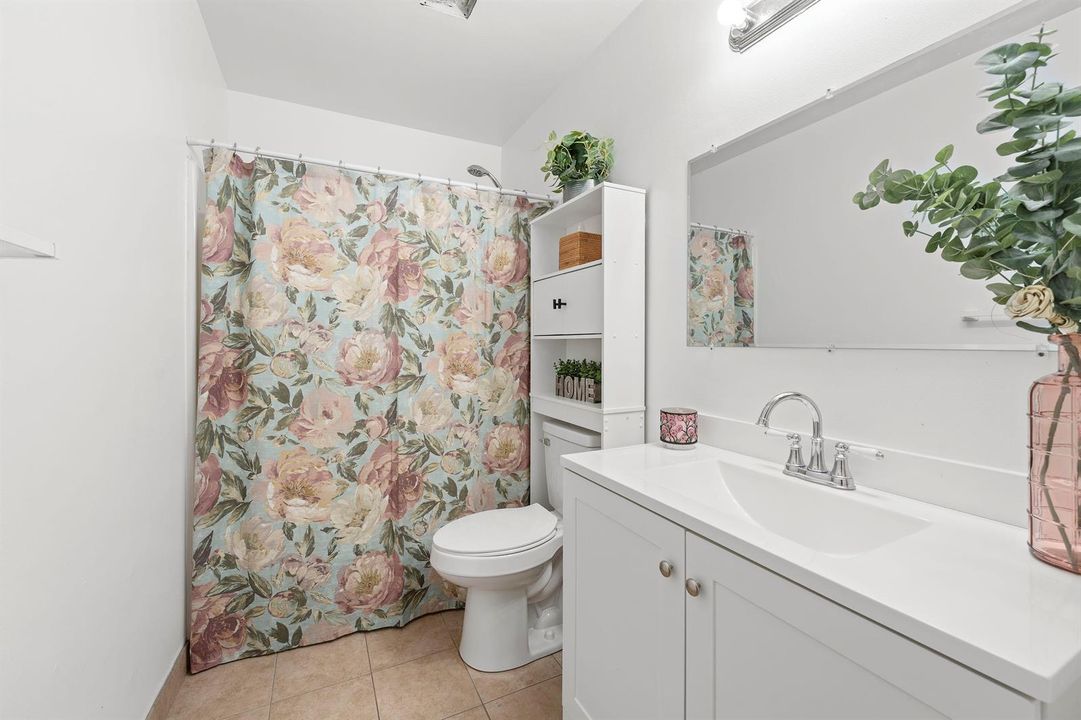 UNIT 1 GUEST BATHROOM