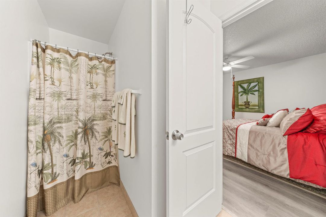 UNIT 1 MASTER BATH
