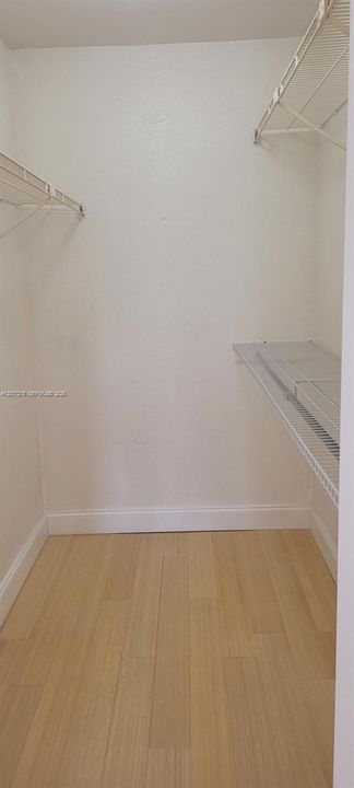 For Rent: $1,750 (1 beds, 1 baths, 780 Square Feet)