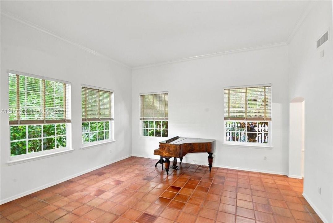 En Venta: $1,398,000 (3 camas, 3 baños, 2557 Pies cuadrados)