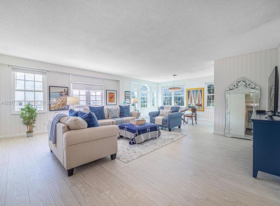 For Rent: $5,200 (2 beds, 2 baths, 1395 Square Feet)