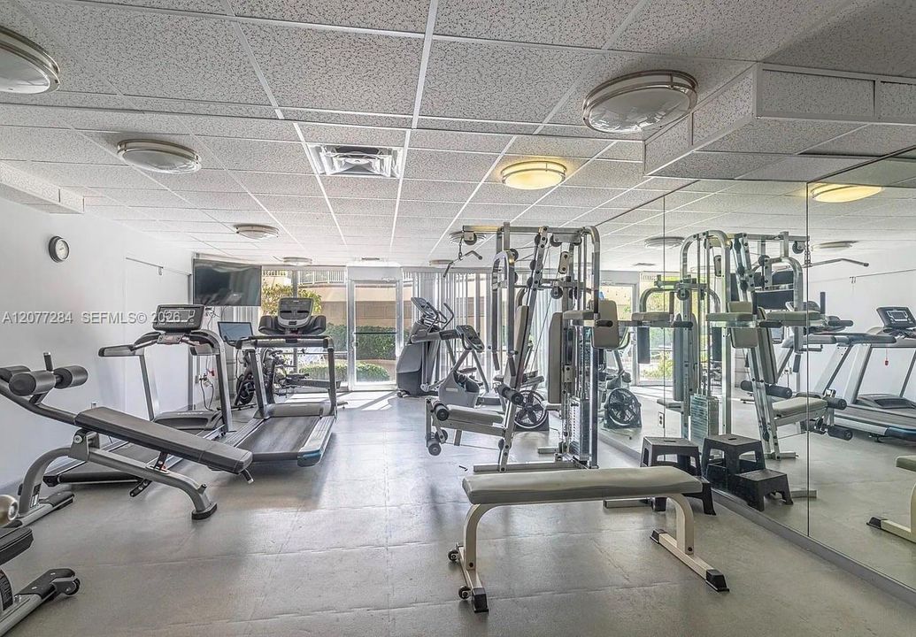 For Rent: $5,200 (2 beds, 2 baths, 1395 Square Feet)