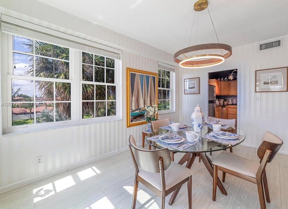 For Rent: $5,200 (2 beds, 2 baths, 1395 Square Feet)