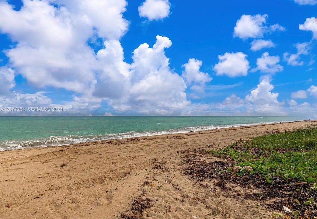 For Rent: $5,200 (2 beds, 2 baths, 1395 Square Feet)