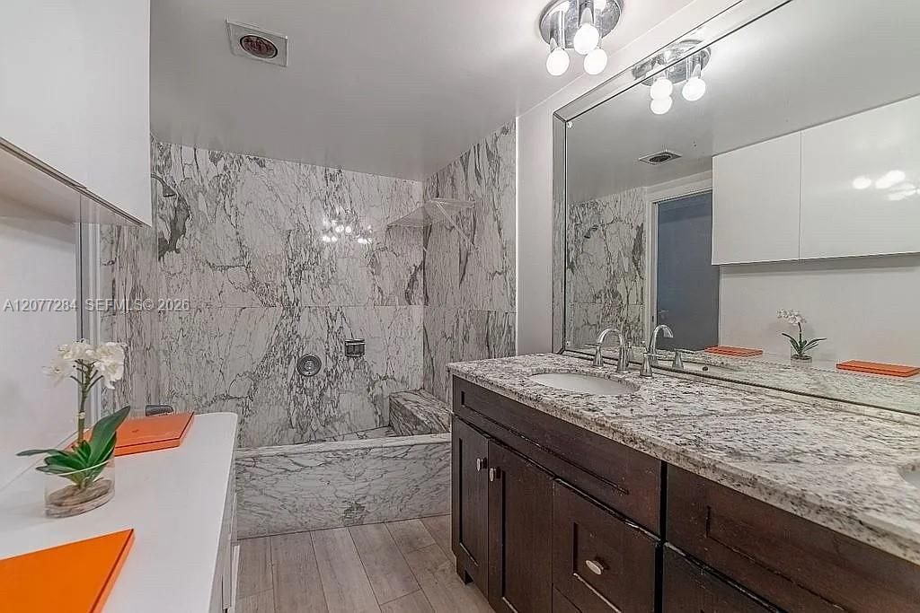 For Rent: $5,200 (2 beds, 2 baths, 1395 Square Feet)