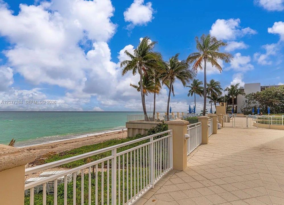 For Rent: $5,200 (2 beds, 2 baths, 1395 Square Feet)