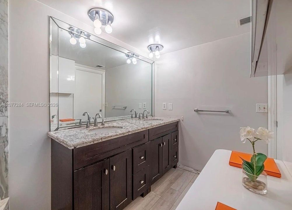 For Rent: $5,200 (2 beds, 2 baths, 1395 Square Feet)