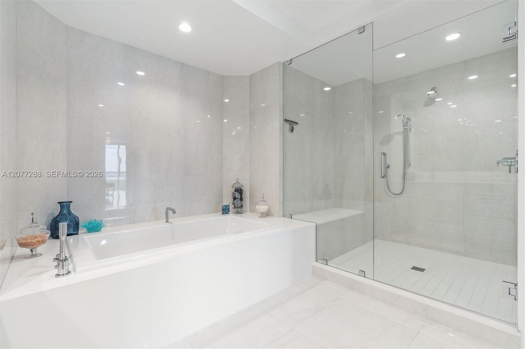 For Rent: $13,500 (3 beds, 3 baths, 2658 Square Feet)