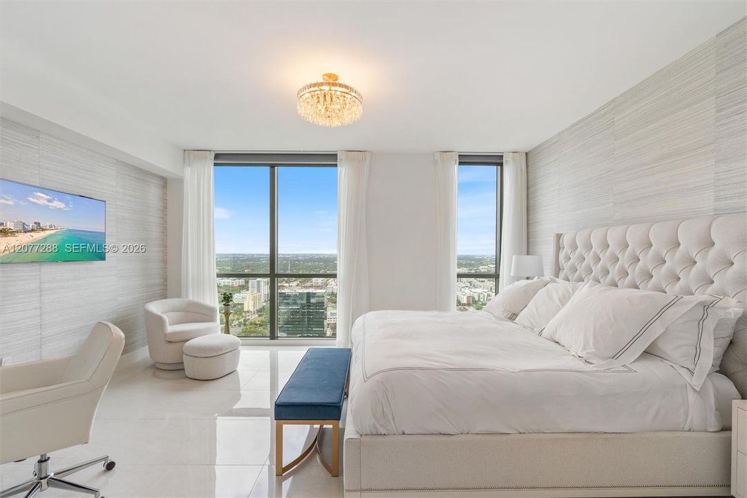 For Rent: $13,500 (3 beds, 3 baths, 2658 Square Feet)