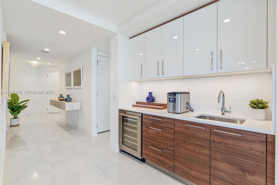 For Rent: $13,500 (3 beds, 3 baths, 2658 Square Feet)