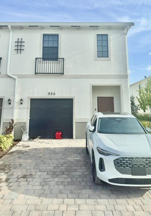 For Rent: $2,800 (3 beds, 2 baths, 1466 Square Feet)