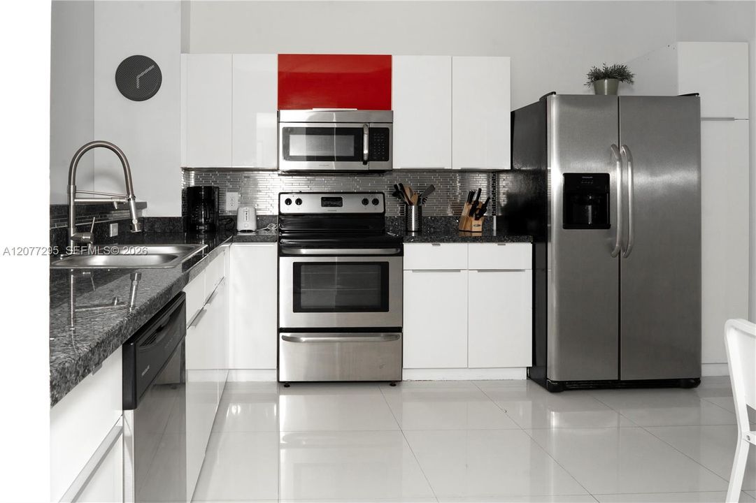 For Rent: $3,500 (2 beds, 2 baths, 1310 Square Feet)