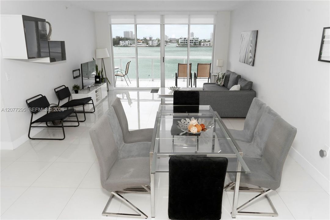For Rent: $3,500 (2 beds, 2 baths, 1310 Square Feet)