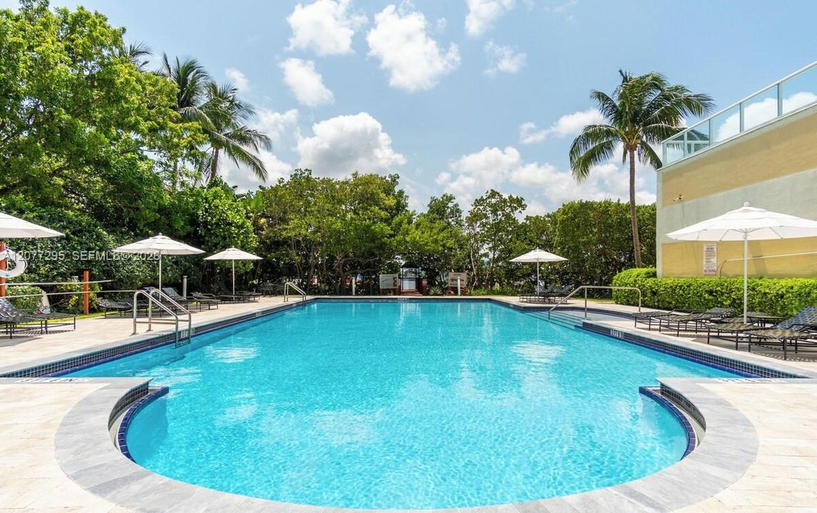 For Rent: $3,500 (2 beds, 2 baths, 1310 Square Feet)