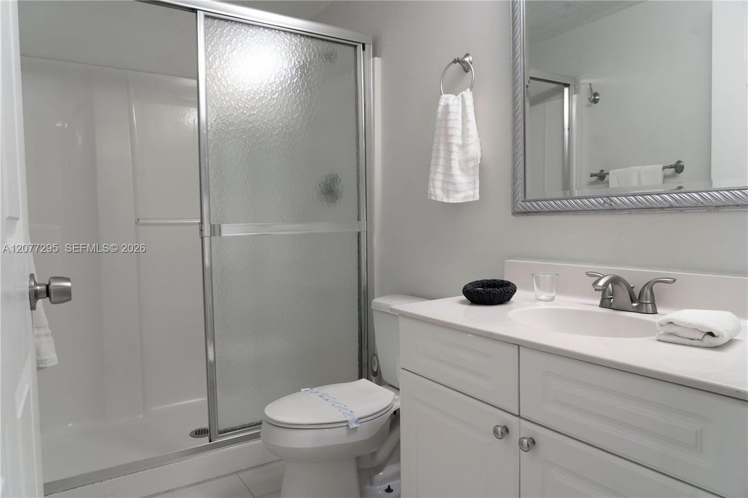 For Rent: $3,500 (2 beds, 2 baths, 1310 Square Feet)