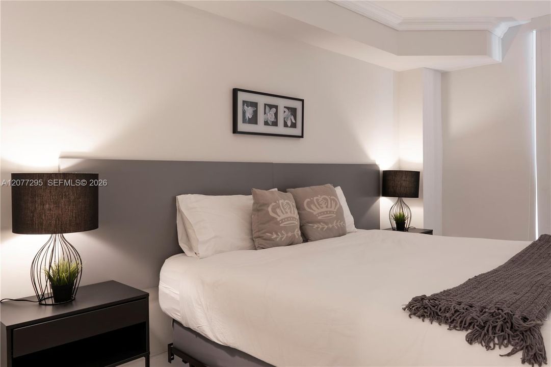 For Rent: $3,500 (2 beds, 2 baths, 1310 Square Feet)
