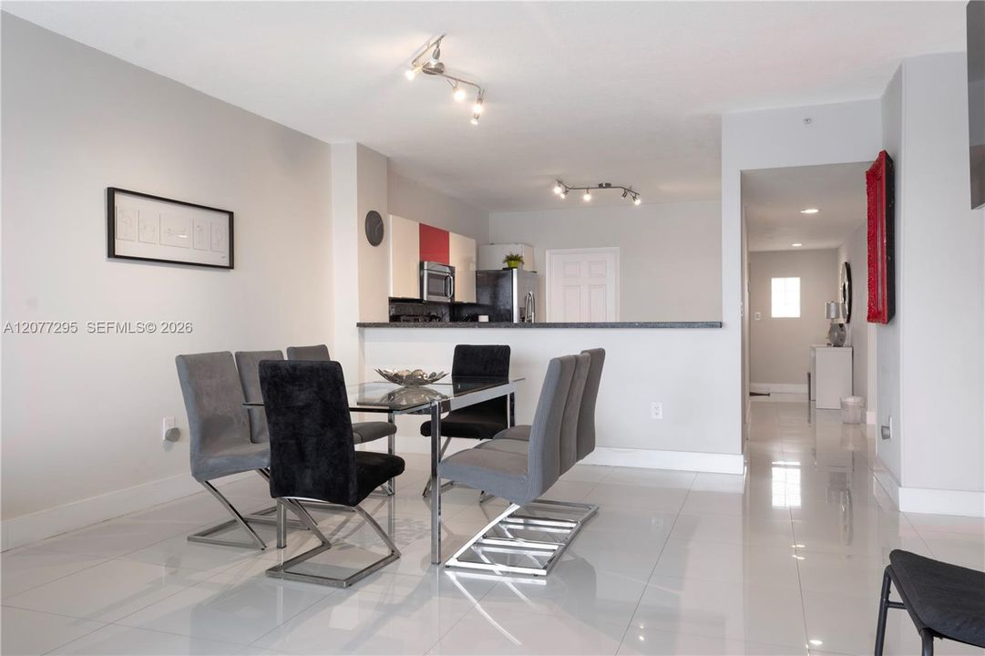 For Rent: $3,500 (2 beds, 2 baths, 1310 Square Feet)