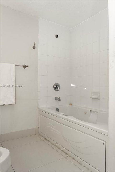 For Rent: $3,500 (2 beds, 2 baths, 1310 Square Feet)