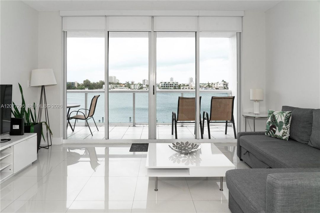 For Rent: $3,500 (2 beds, 2 baths, 1310 Square Feet)