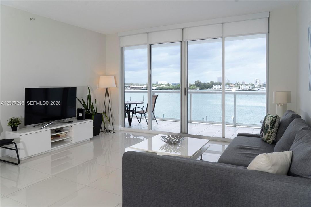 For Rent: $3,500 (2 beds, 2 baths, 1310 Square Feet)