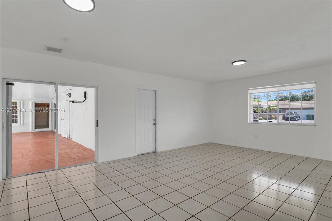 In-law living rom-Entrence to In-law from garage. (White door)