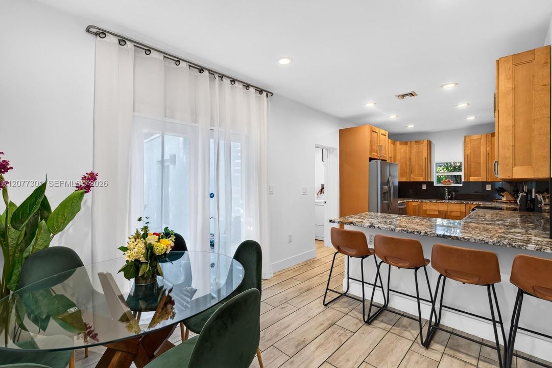 For Sale: $980,000 (4 beds, 4 baths, 1916 Square Feet)