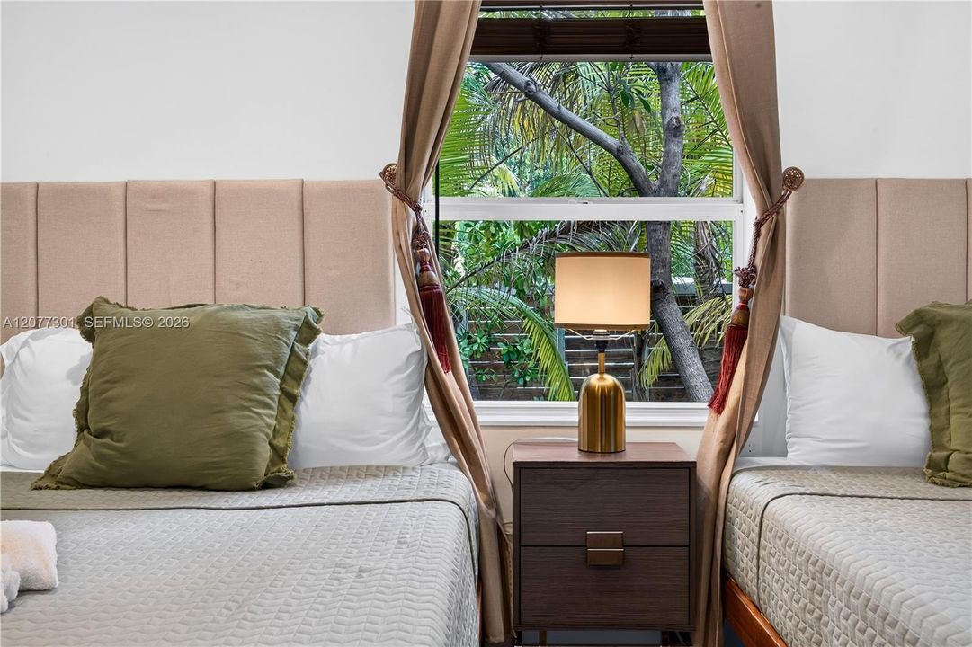 En Venta: $980,000 (4 camas, 4 baños, 1916 Pies cuadrados)