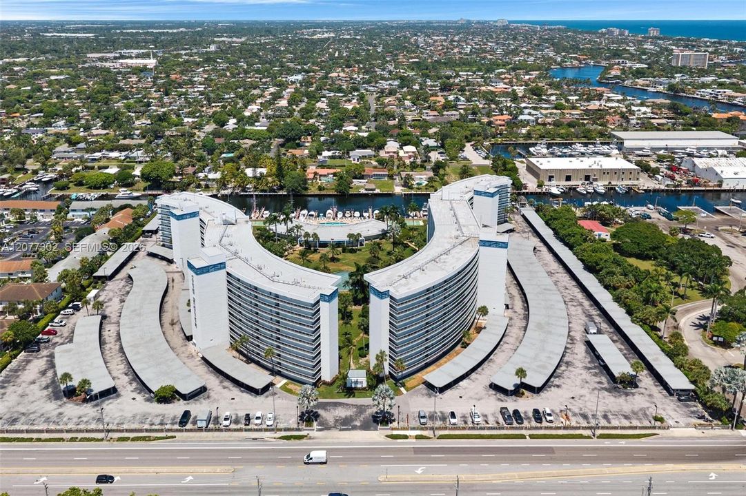 На продажу: $349,000 (2 спален, 2 ванн, 980 Квадратных фут)