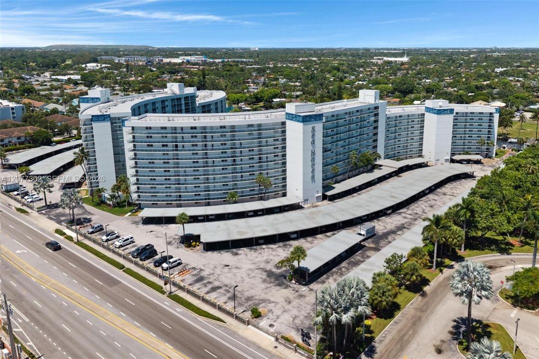 На продажу: $349,000 (2 спален, 2 ванн, 980 Квадратных фут)