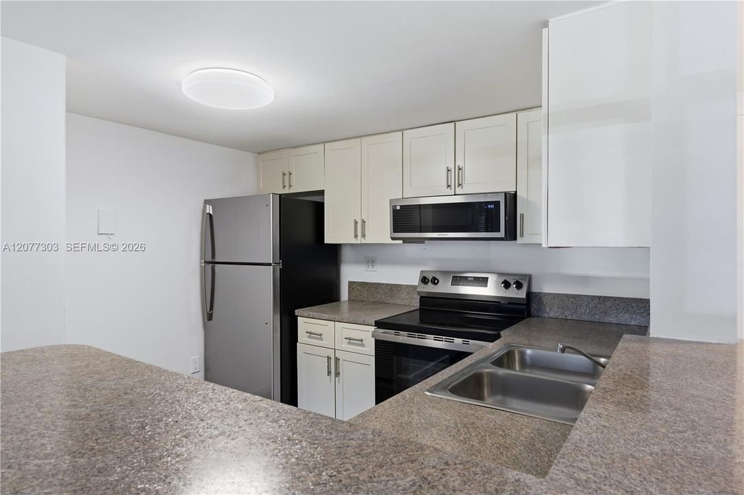 For Rent: $2,250 (3 beds, 2 baths, 1216 Square Feet)