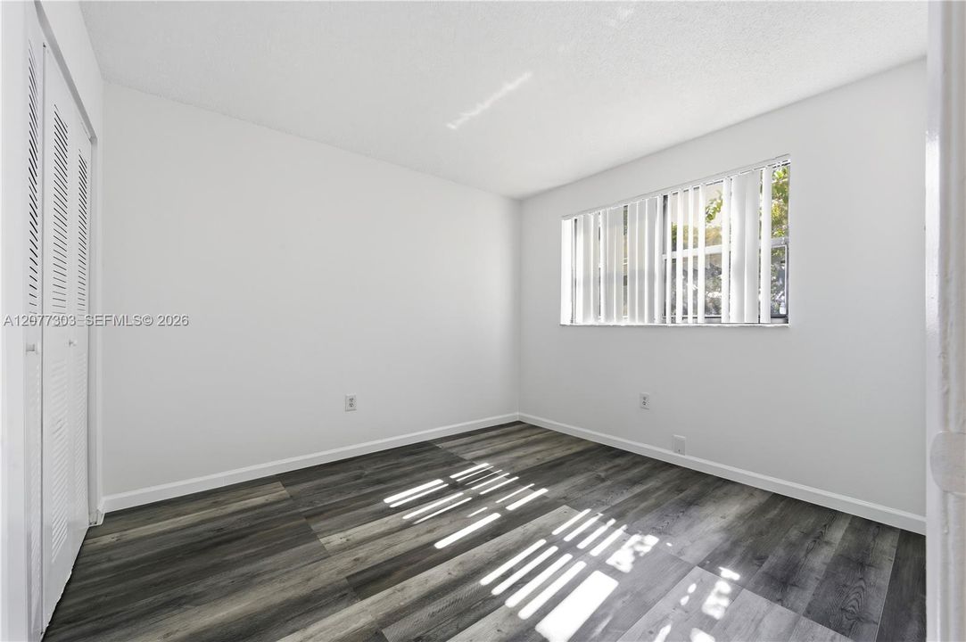 For Rent: $2,250 (3 beds, 2 baths, 1216 Square Feet)
