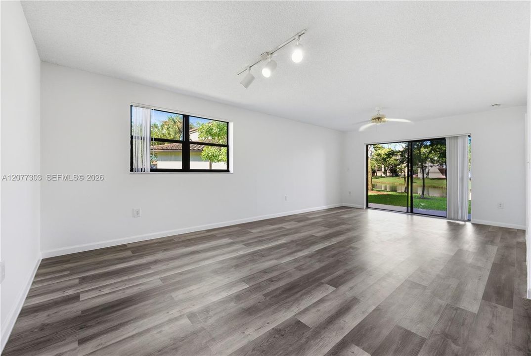 For Rent: $2,250 (3 beds, 2 baths, 1216 Square Feet)