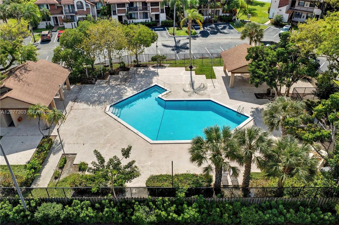 For Rent: $2,250 (3 beds, 2 baths, 1216 Square Feet)